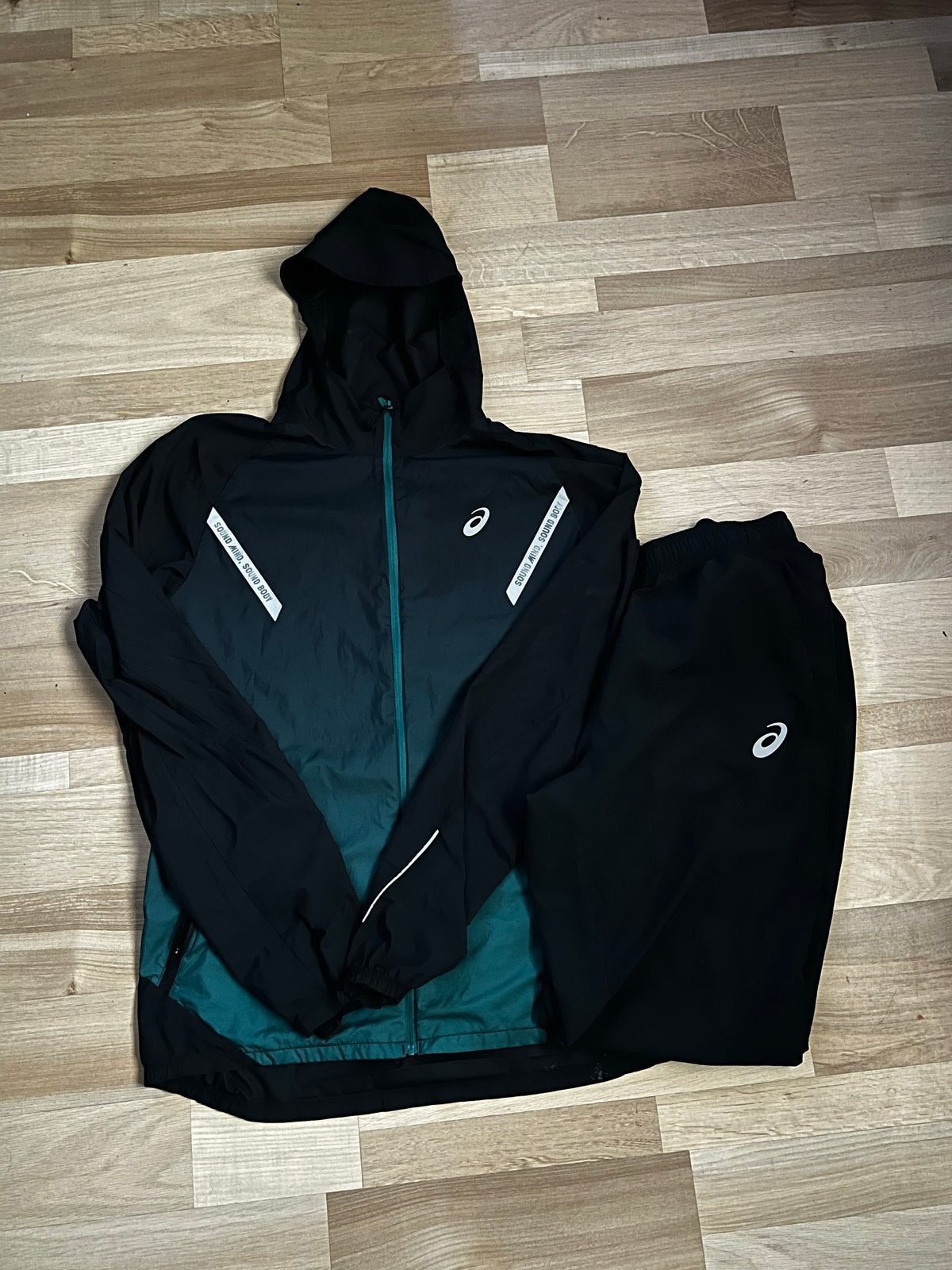 Asics Lite-Show Trainingspak Maat L - Exclusieve Editie, Maat 52/54 (L), Zwart, Ophalen of Verzenden, Zo goed als nieuw