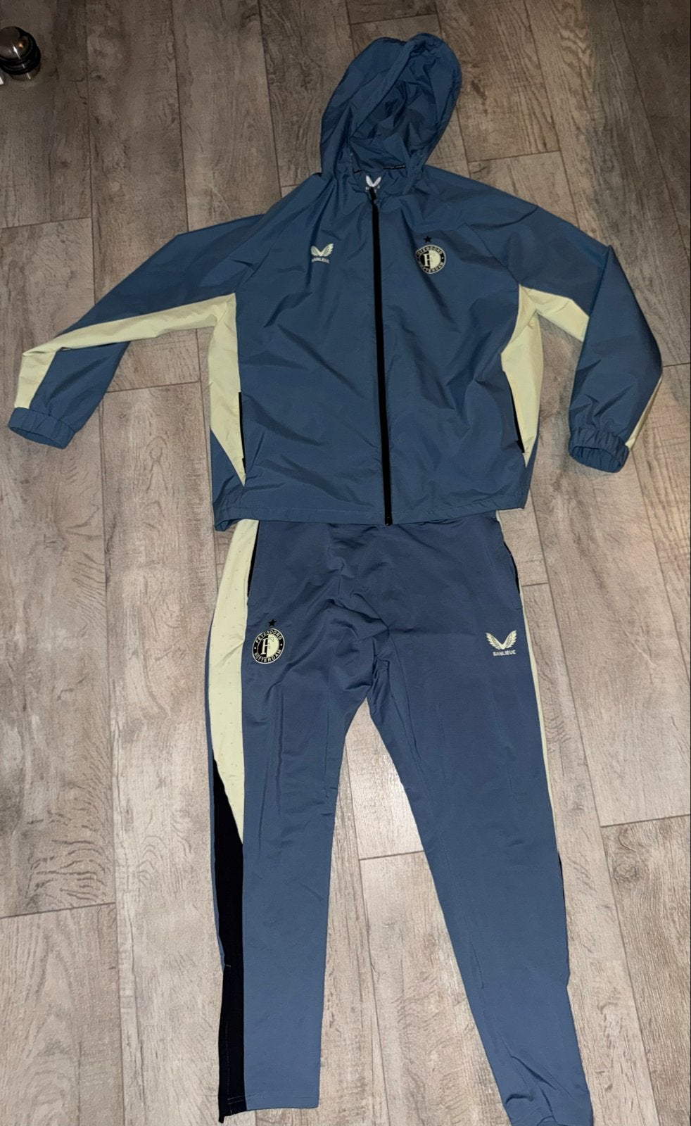 Feyenoord x Banlieue Castore Trainingspak, Kleding | Heren, Sportkleding, Blauw, Overige maten, Ophalen of Verzenden, Zo goed als nieuw