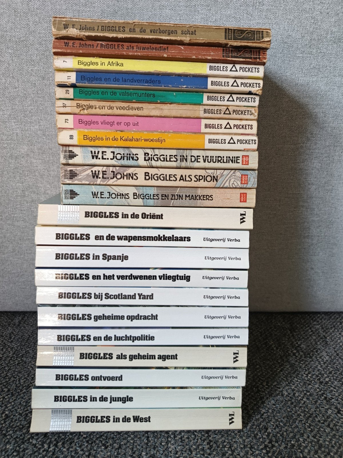 22 stuks  Biggles boeken - W.E. Johns, Ophalen of Verzenden, Gelezen, W.E. Johns