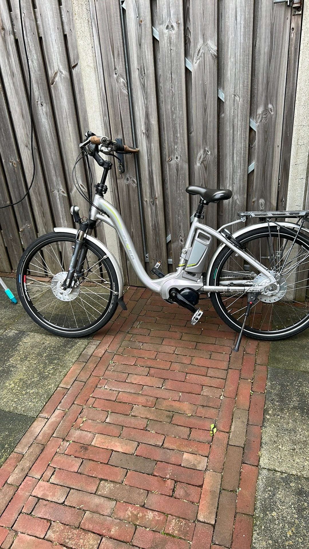 Flyer elektrische fiets - Zilver, goede staat, Zo goed als nieuw, 51 tot 55 cm, 50 km per accu of meer, Ophalen