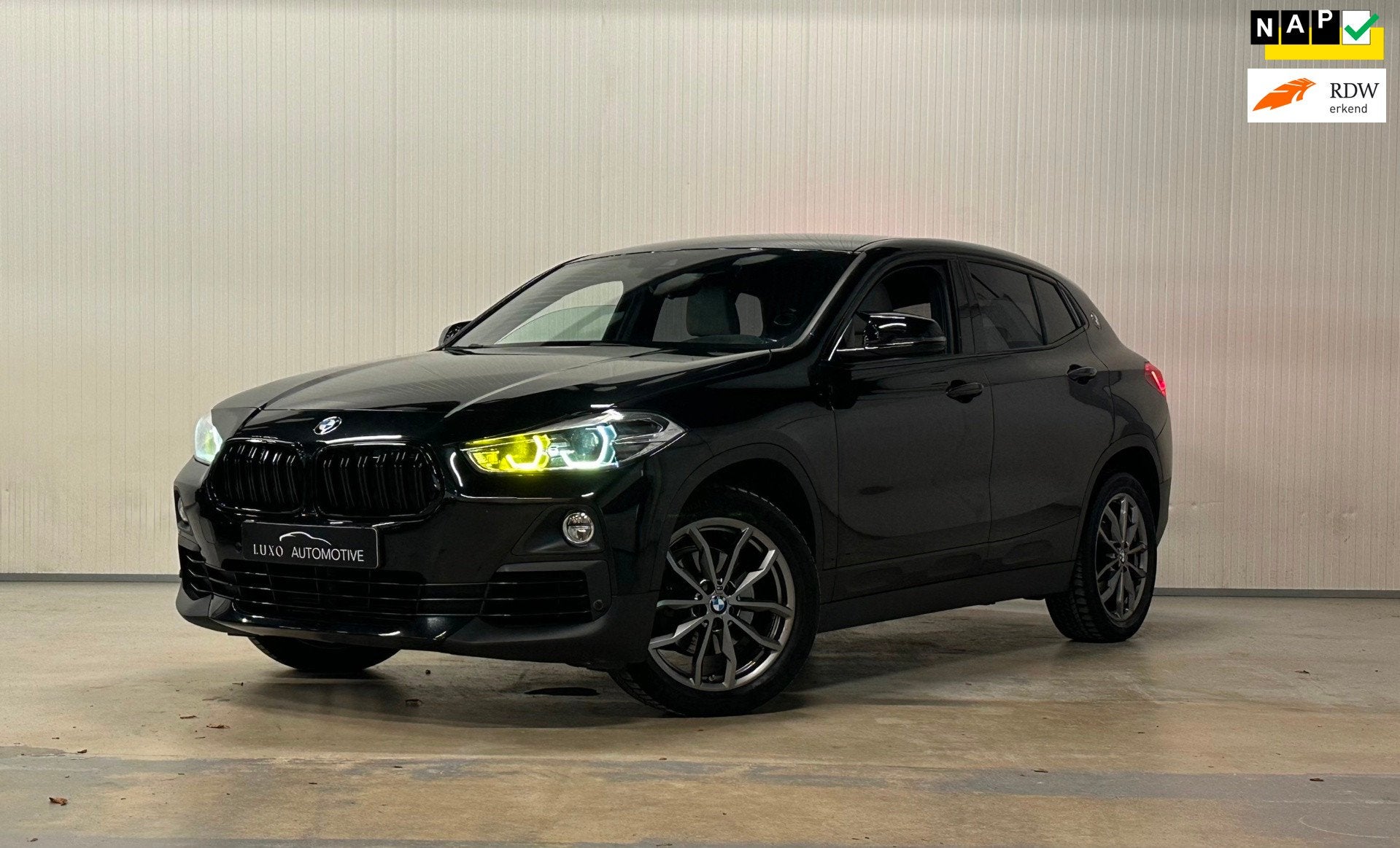 BMW X2 SDrive18i | NAP | M-SPORT | SHADOW LINE | LED | DEALE, Auto's, Dealer onderhouden, X2, Gebruikt, Euro 6
