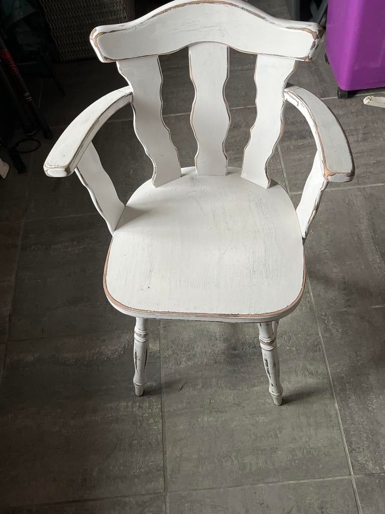Brocante witte cafestoel - Romantisch en oud gemaakt, Gebruikt, Wit, Ophalen of Verzenden, Eén