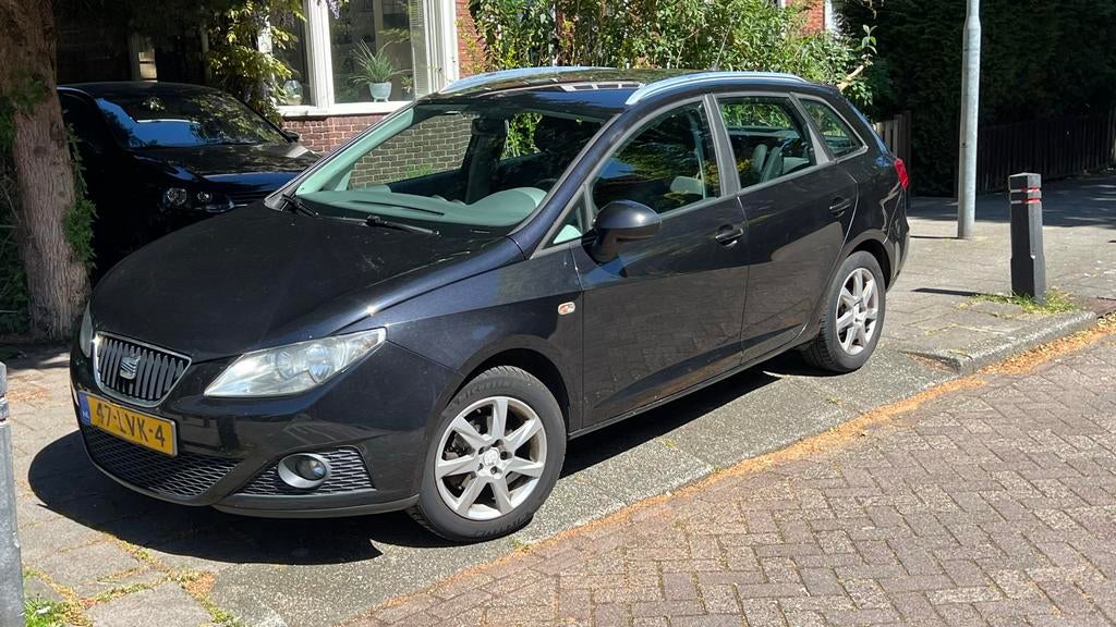Seat Ibiza 1.4 63KW ST 2010 Zwart, Auto's, Seat, Voorwielaandrijving, 40 €/maand, 4 cilinders, Origineel Nederlands