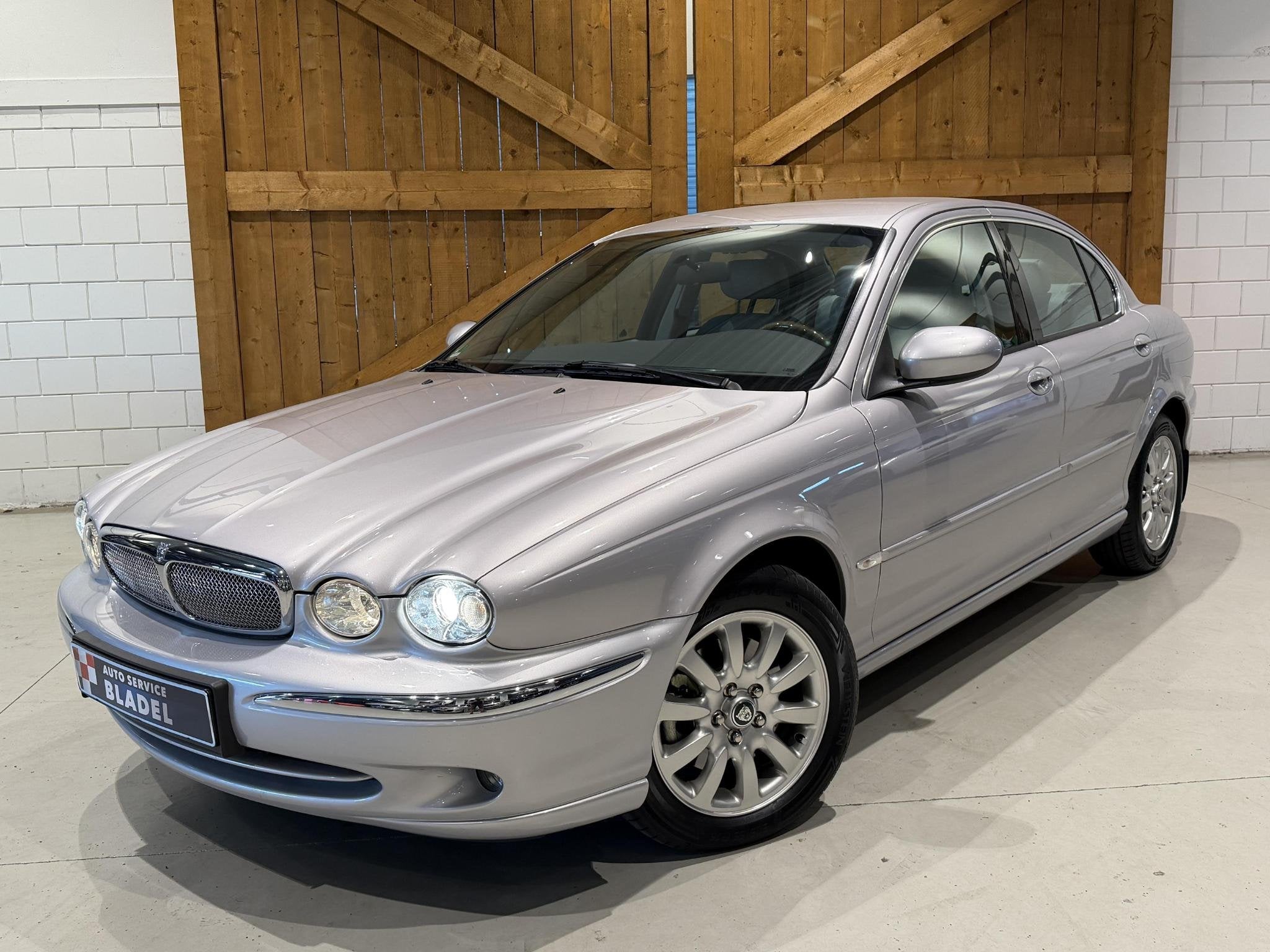 Jaguar X-type 2.5 V6 Executive Youngtimer Nieuwstaat, Automaat, Gebruikt, 2495 cc, Vierwielaandrijving