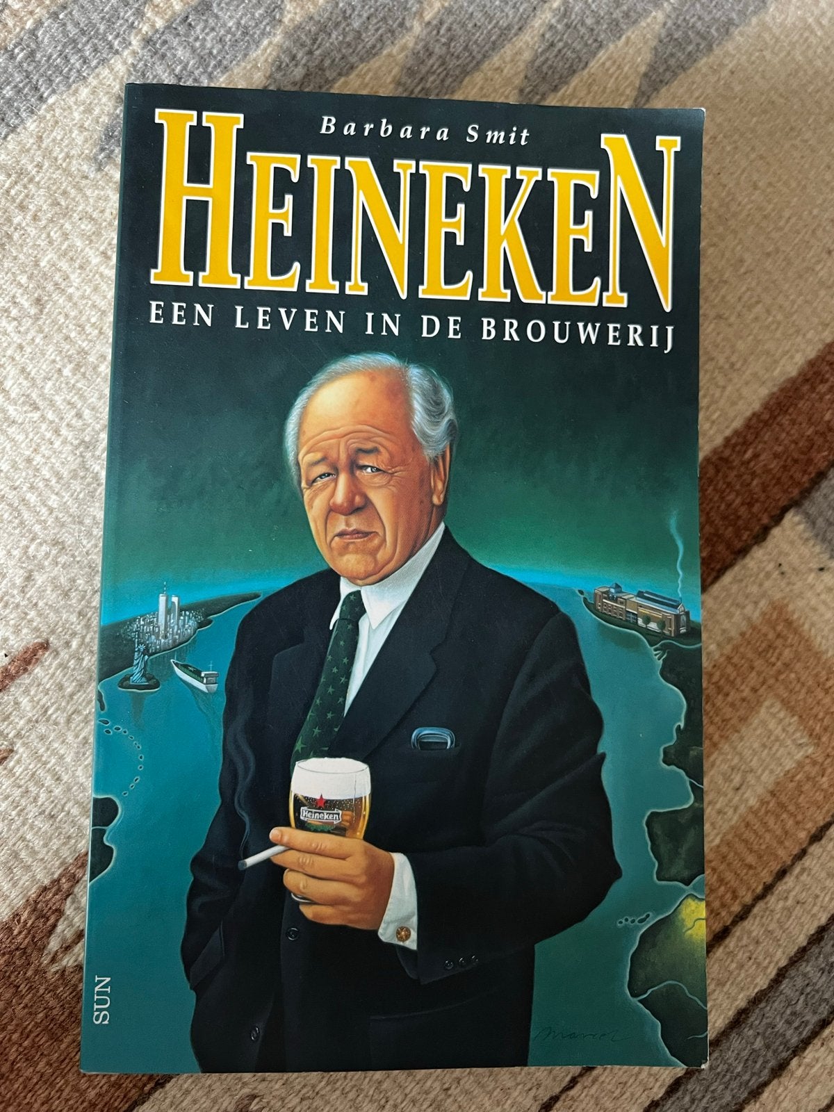 Heineken: Een Leven in de Brouwerij - Barbara Smit, Ophalen of Verzenden, Gelezen, Overige