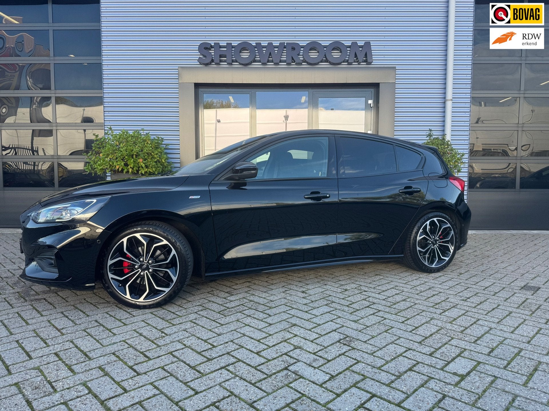 Ford Focus 1.0 EcoBoost ST-Line Black Automaat|Applecarplay|, Auto's, Dealer onderhouden, Gebruikt, Zwart, Bedrijf