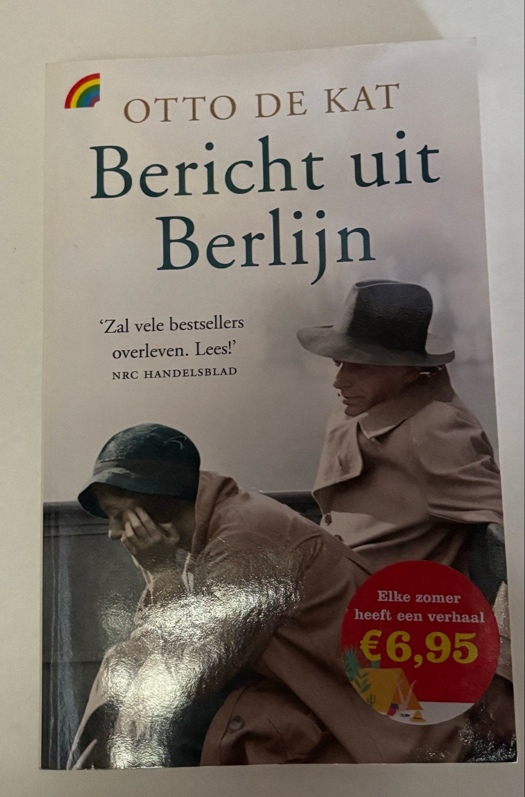 Bericht uit Berlijn - Otto de Kat (Roman), Ophalen of Verzenden, Zo goed als nieuw, Nederland