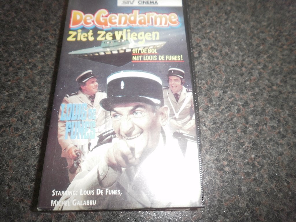 DE GENDARME ZIET ZE VLIEGEN! Komedie met L.de Funes Op VIDEO, Verzenden, Alle leeftijden, Zo goed als nieuw, Komedie