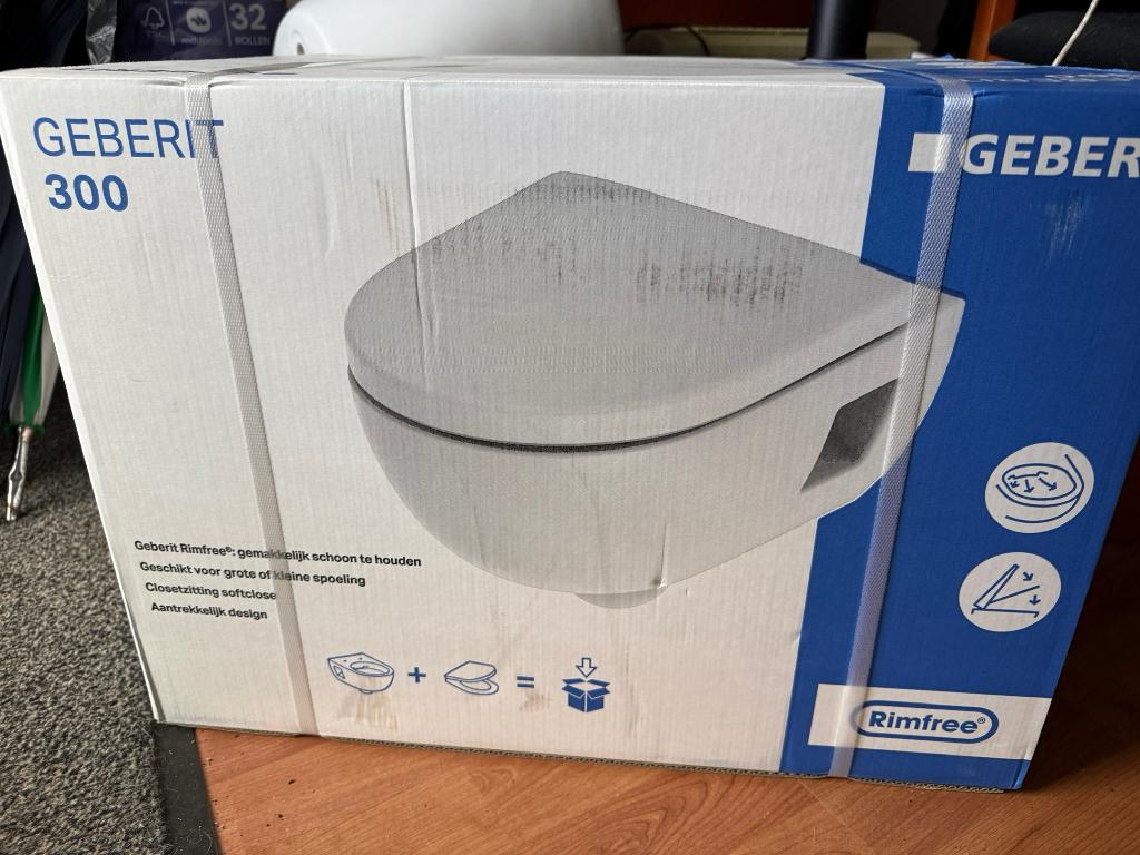 GEBERIT 300 Rimfree toilet, Ophalen, Nieuw, Steen, Toilet