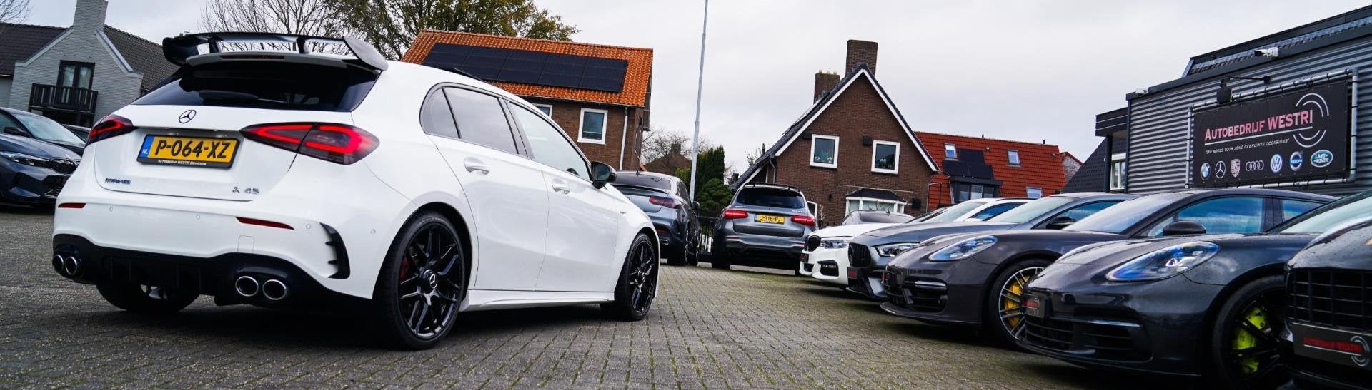 Mercedes-Benz A-klasse AMG 45 4MATIC+ Premium Plus | Panoram, Auto's, Automaat, Gebruikt, 4 cilinders, Wit