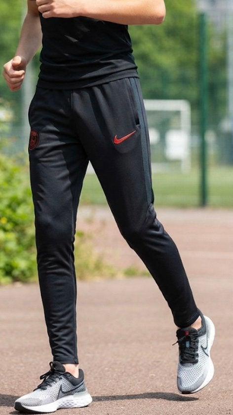 Nike PSG trainingsbroek – van de Champions League-winnaar!, Kinderen en Baby's, Kinderkleding | Maat 170, Ophalen of Verzenden