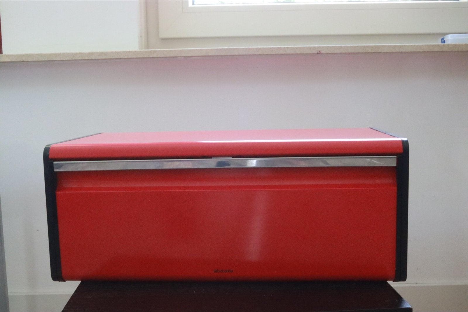 Brabantia Broodtrommel Rood - Zo goed als nieuw, Ophalen of Verzenden, Zo goed als nieuw, Metaal, Broodtrommel