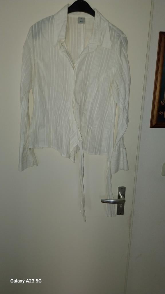 M&S Witte Blouse met Strikdetail, Wit, Maat 42/44 (L), Ophalen of Verzenden, Zo goed als nieuw
