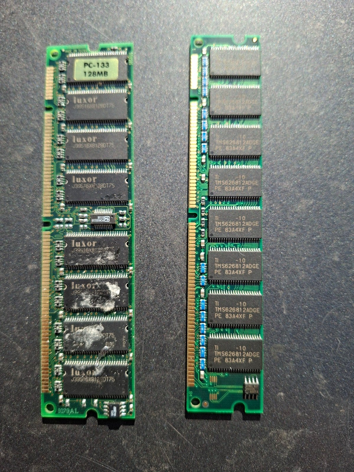 2x 128MB PC-133 SDRAM Geheugenmodules, Computers en Software, Gebruikt, Ophalen of Verzenden, DDR, 128 GB