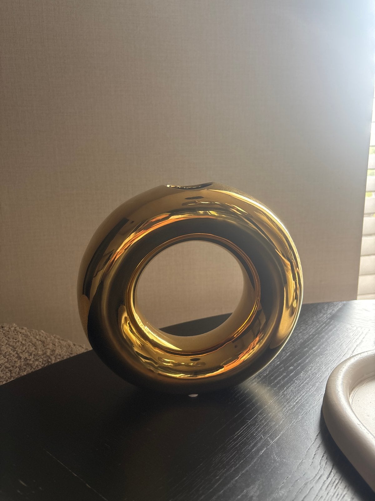 Gouden ringvaas - Modern en stijlvol, Ophalen of Verzenden, Zo goed als nieuw, Metaal, Goud