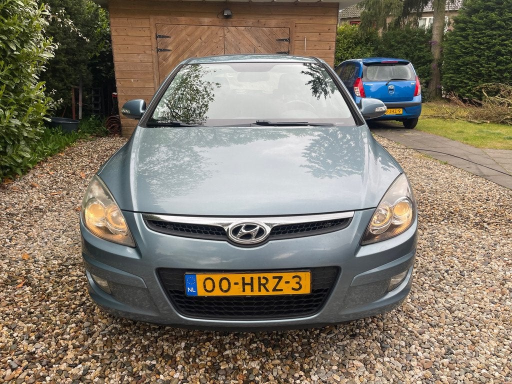 Hyundai I30 1.6i Style, Voorwielaandrijving, Gebruikt, 4 cilinders, Leder en Stof