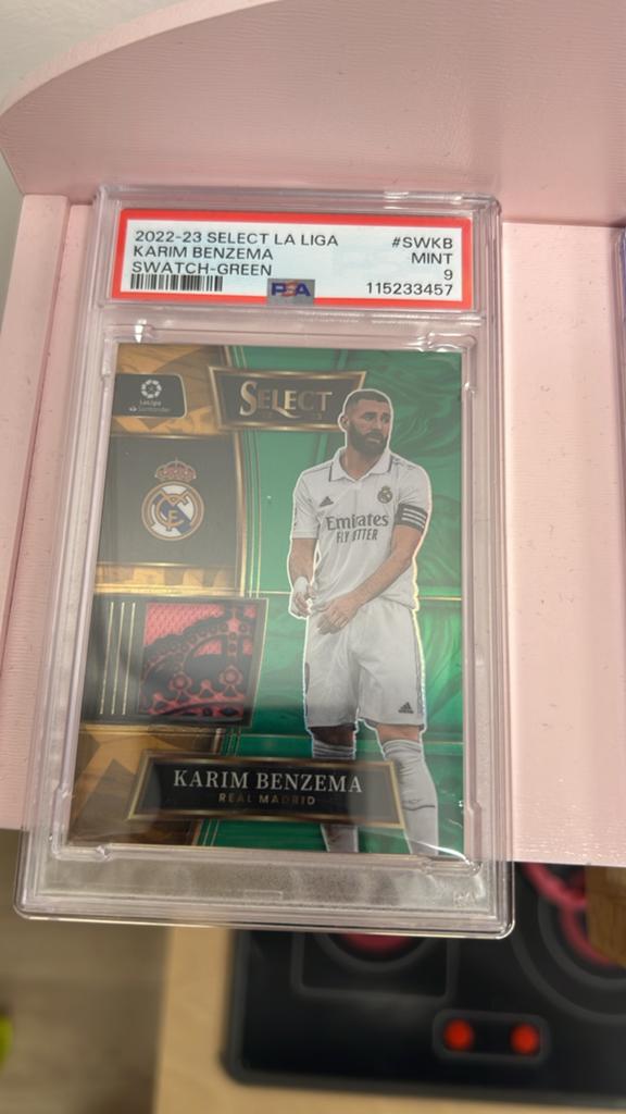 Karim Benzema Select La Liga Swatch Green PSA 9 Voetbalkaart, Verzamelen, Sportartikelen en Voetbal, Ophalen of Verzenden, Zo goed als nieuw