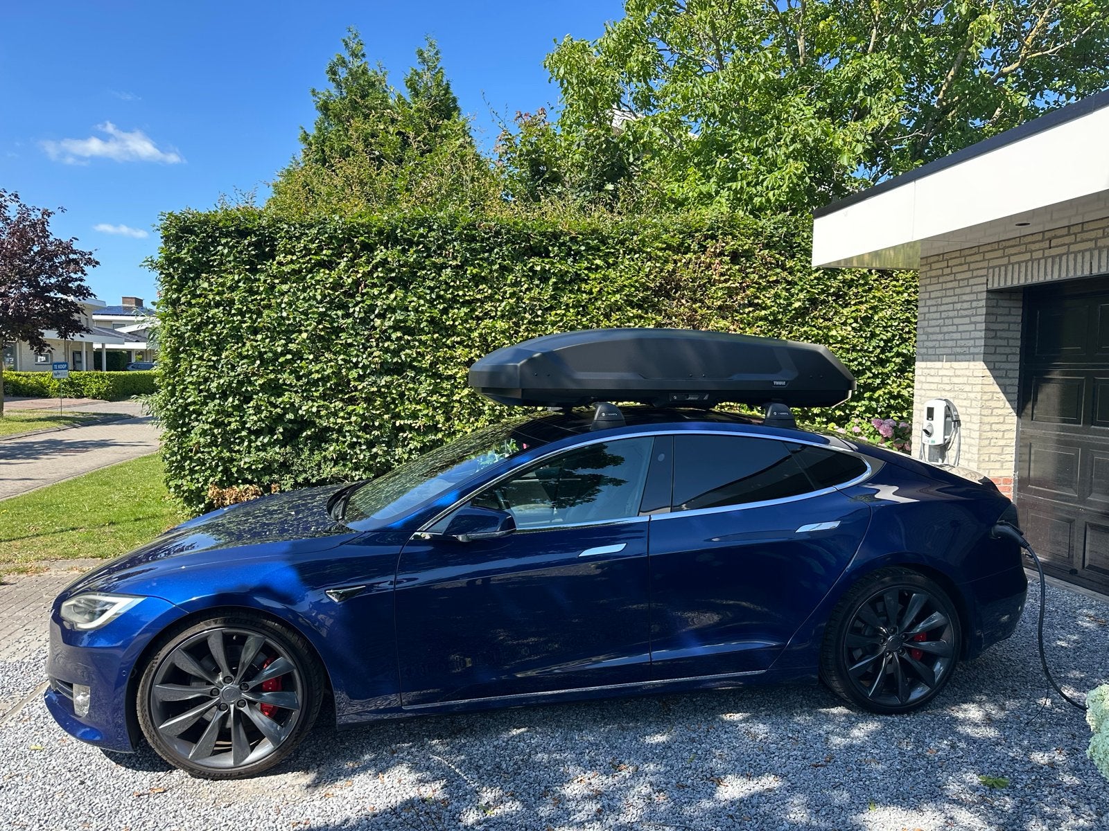 Dakkoffer te huur voor oa : Tesla Model S - Thule XL, Ophalen, Zo goed als nieuw