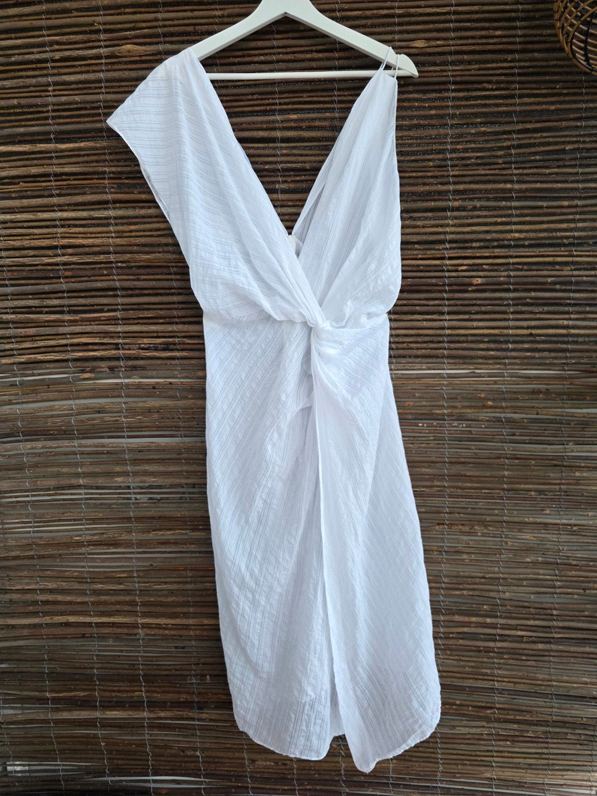 Witte asymmetrische Jurk van Zara - mt. S, Ophalen of Verzenden, Zo goed als nieuw, Maat 36 (S), Onder de knie