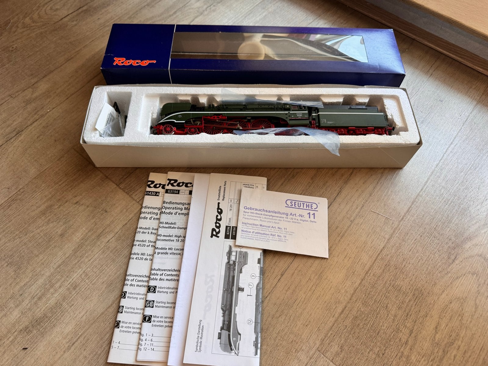 Roco 7100006 BR 18-201 Digitale Locomotief (ESU), Ophalen of Verzenden, Zo goed als nieuw, Gelijkstroom, Locomotief