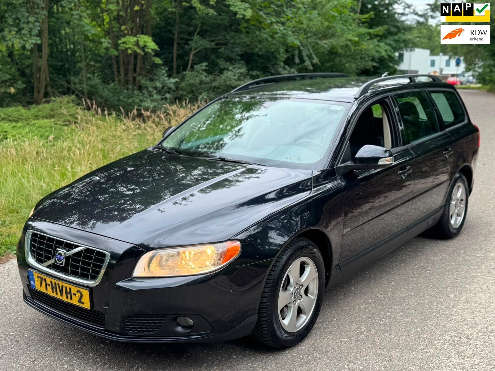 Volvo V70 2.4 D5 Kinetic 2009 Leer navi schakel zwart, Voorwielaandrijving, 15 km/l, Zwart, Zwart