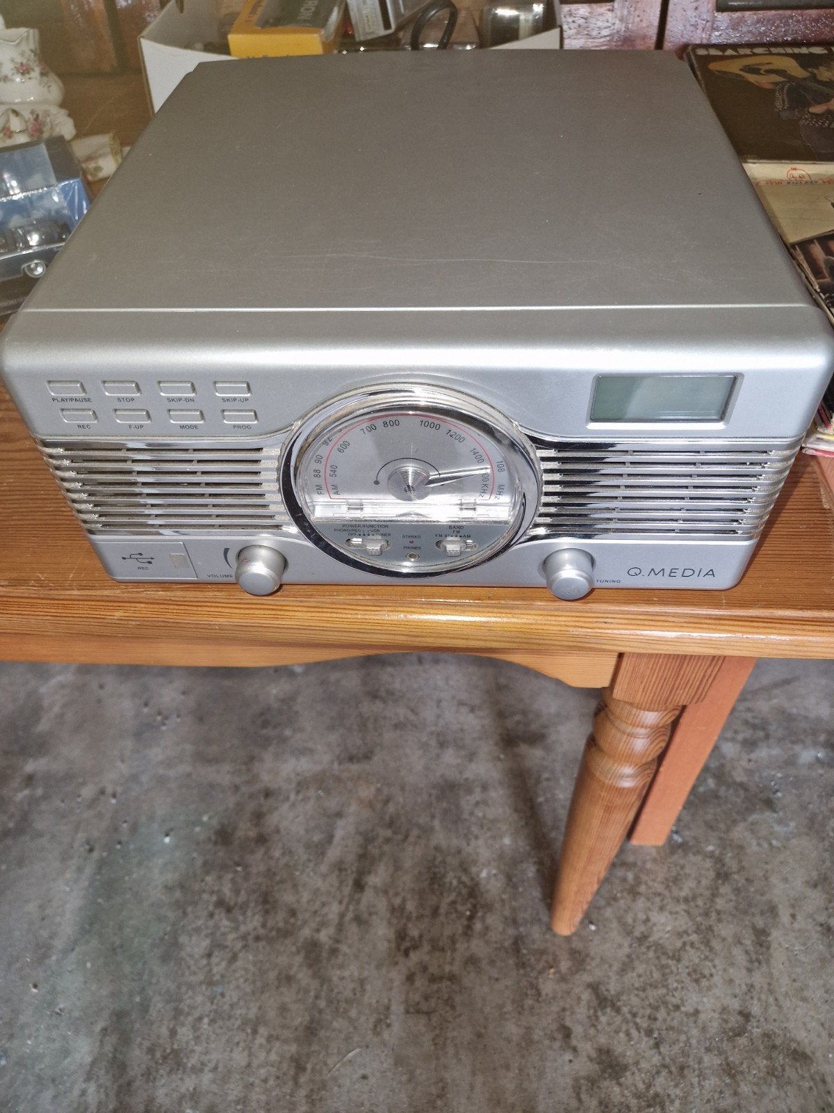 Q.MEDIA Radio met platenspeler Zilverkleurig, Ophalen of Verzenden, Gebruikt, Radio, Met cd-speler