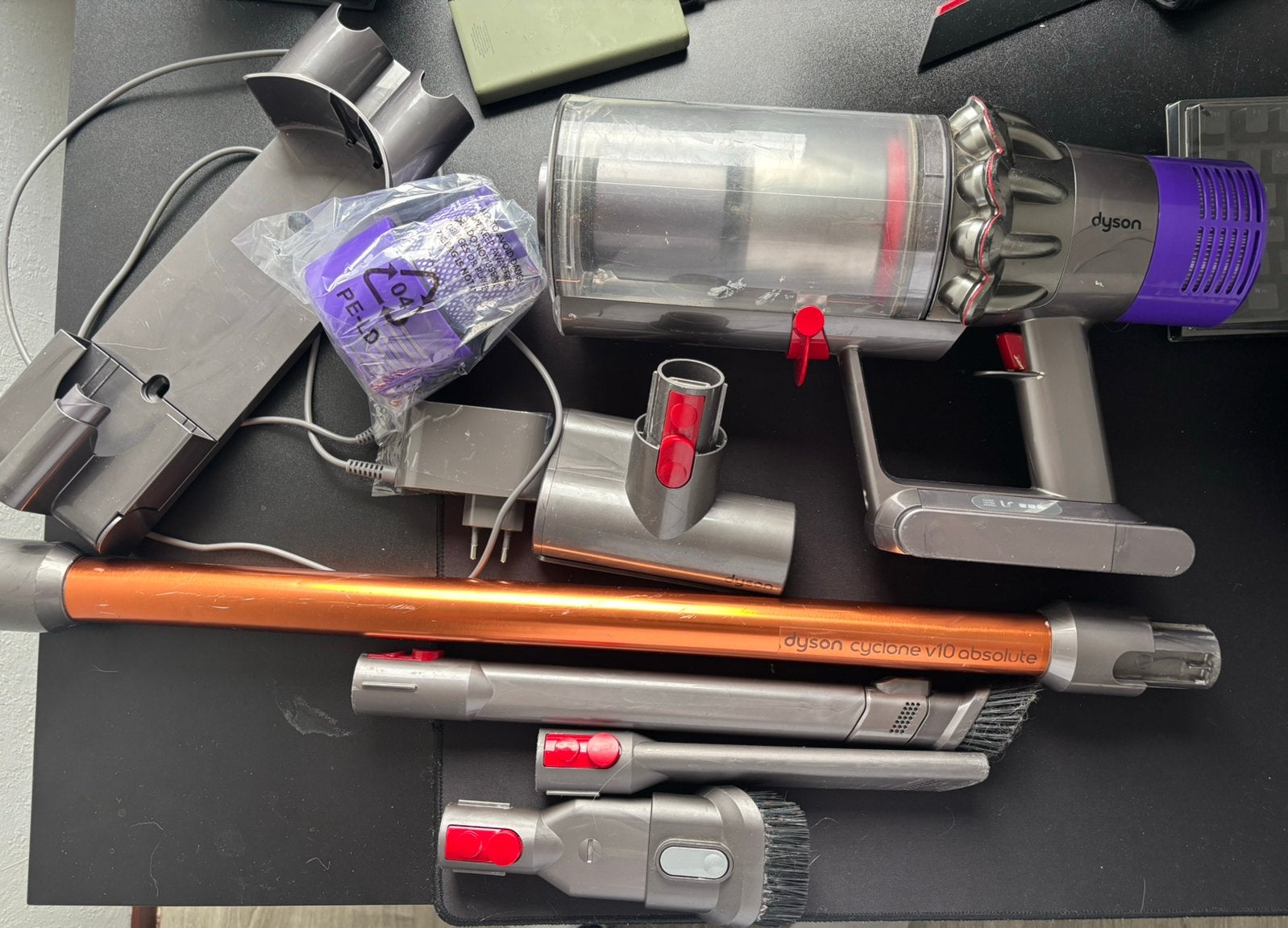 Dyson v10 absolute + accessories, Witgoed en Apparatuur, Stofzuigers, Ophalen of Verzenden