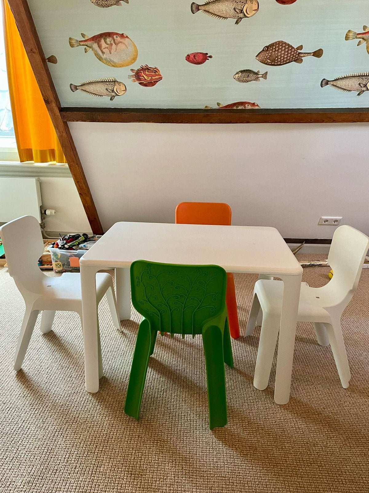 Magis Alma Design 4 Kinderstoelen + Tafel | Complete Set, Ophalen, Zo goed als nieuw, Stoel