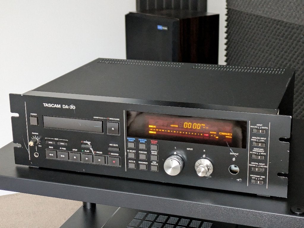 Tascam DA30 - professionele DAT-recorder - XLR - 44,1/48 kHz, Ophalen of Verzenden, Enkel, Overige merken, Tiptoetsen