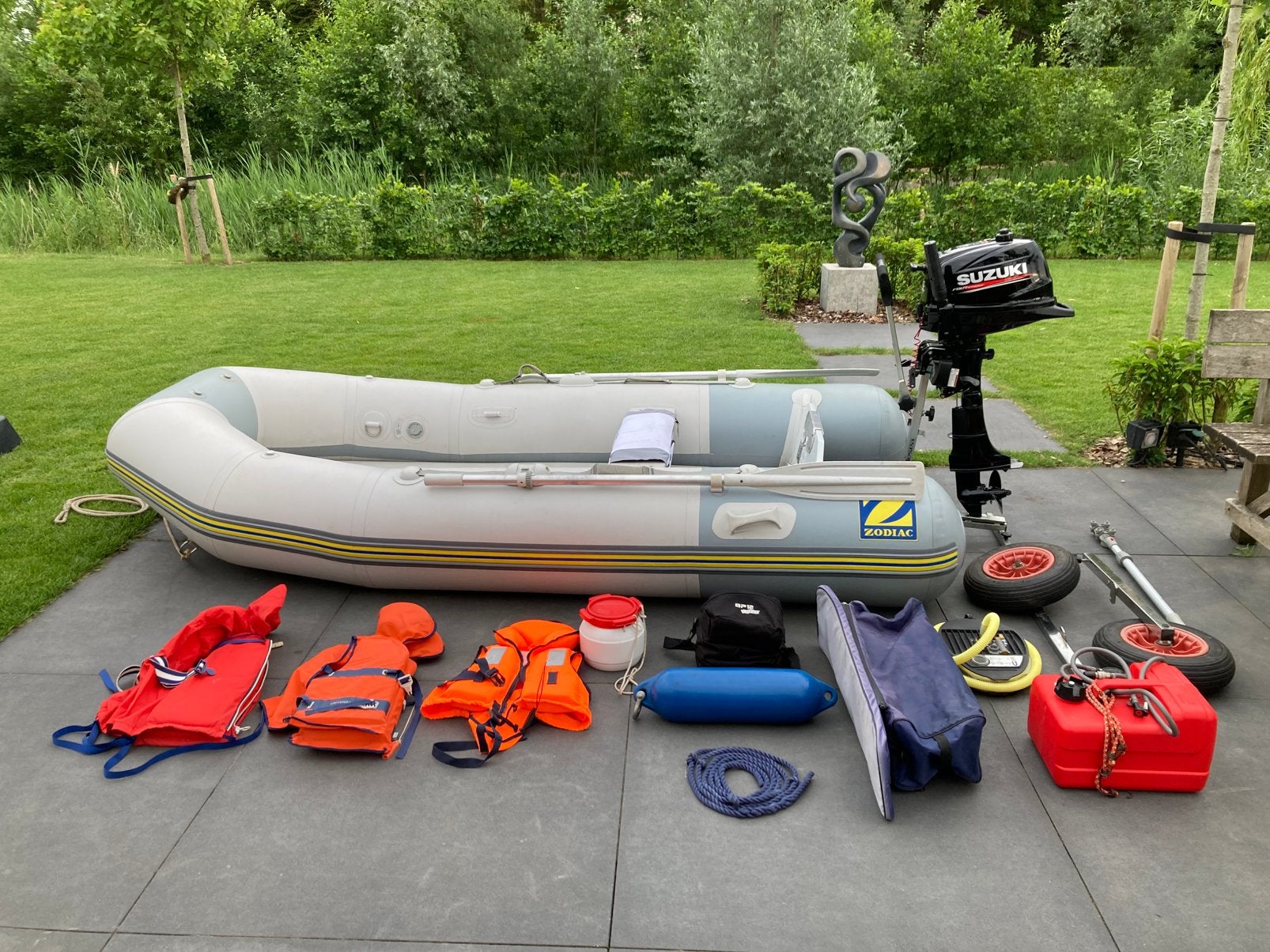 Zodiac 310 + Suzuki 6pk(2017), Watersport en Boten, Rubberboten, Zo goed als nieuw, Zodiac, Airdeck, Brandstoftank, Inclusief motor