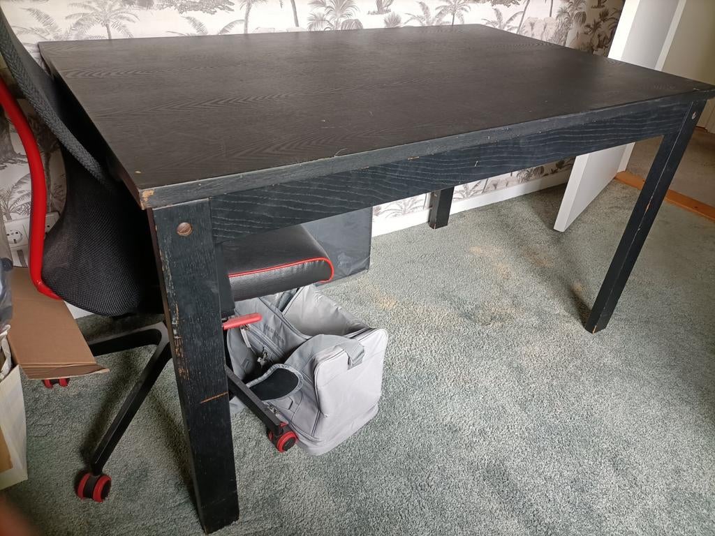 Gratis zwart bureau/tafel met gebruikssporen, Ophalen of Verzenden, Gebruikt