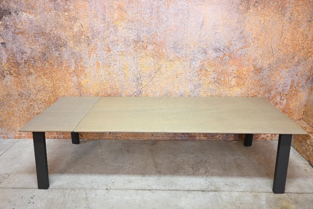 AlsNIEUW! fraaie Leolux Ermione design eettafel verstelbaar!