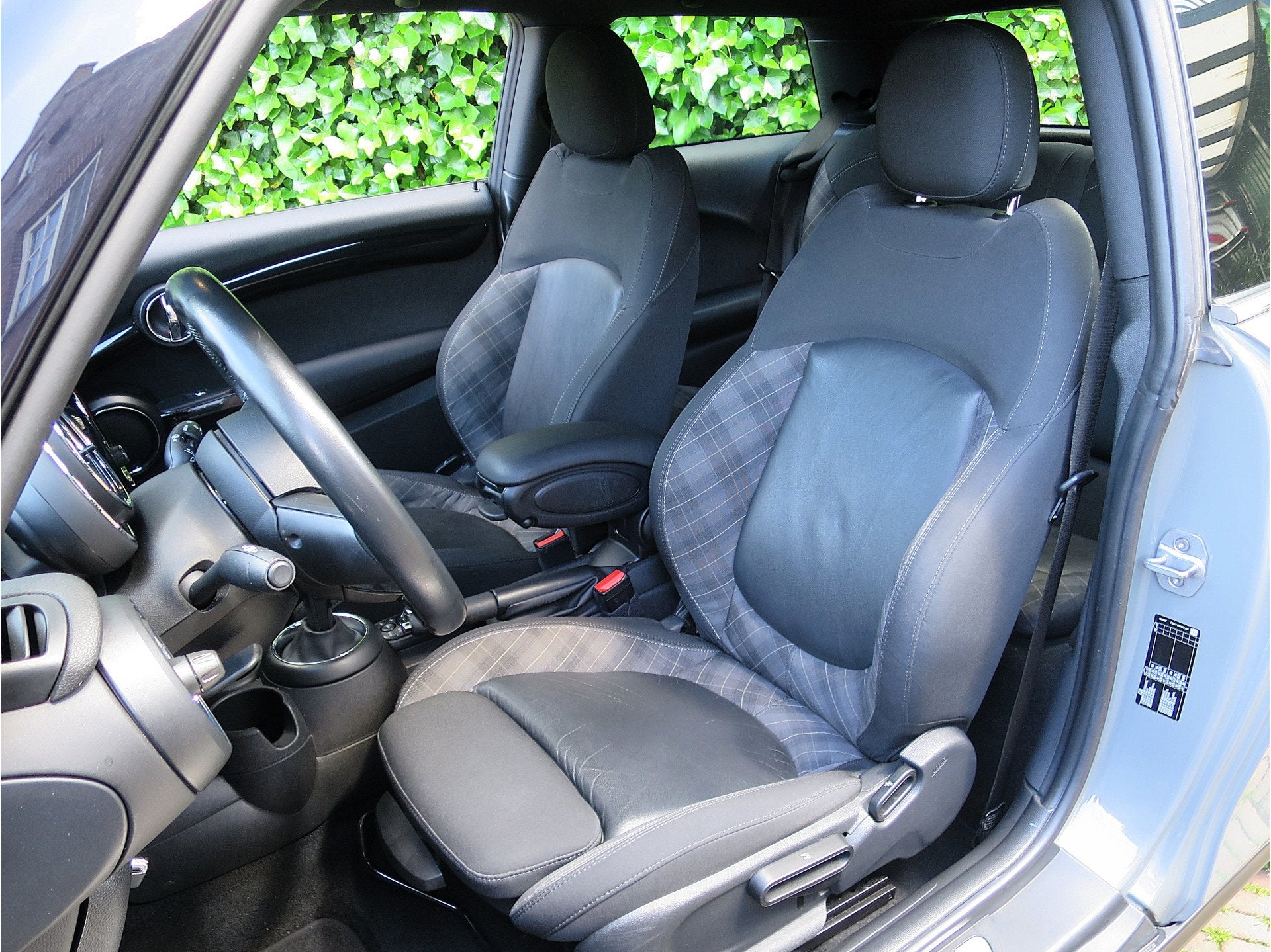 MINI Cooper 1.5 Chili F56 LCI automaat NL-auto, LED, Navi, K, 12 maanden, 136 pk, Gebruikt, 4 stoelen
