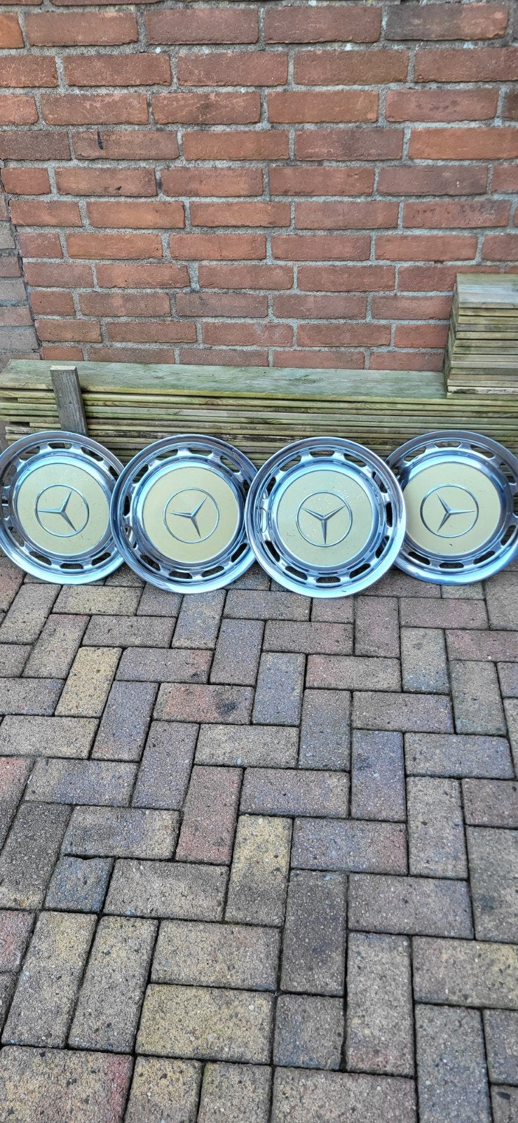 Set van 4 Mercedes-Benz wieldoppen 14 inch, Ophalen of Verzenden