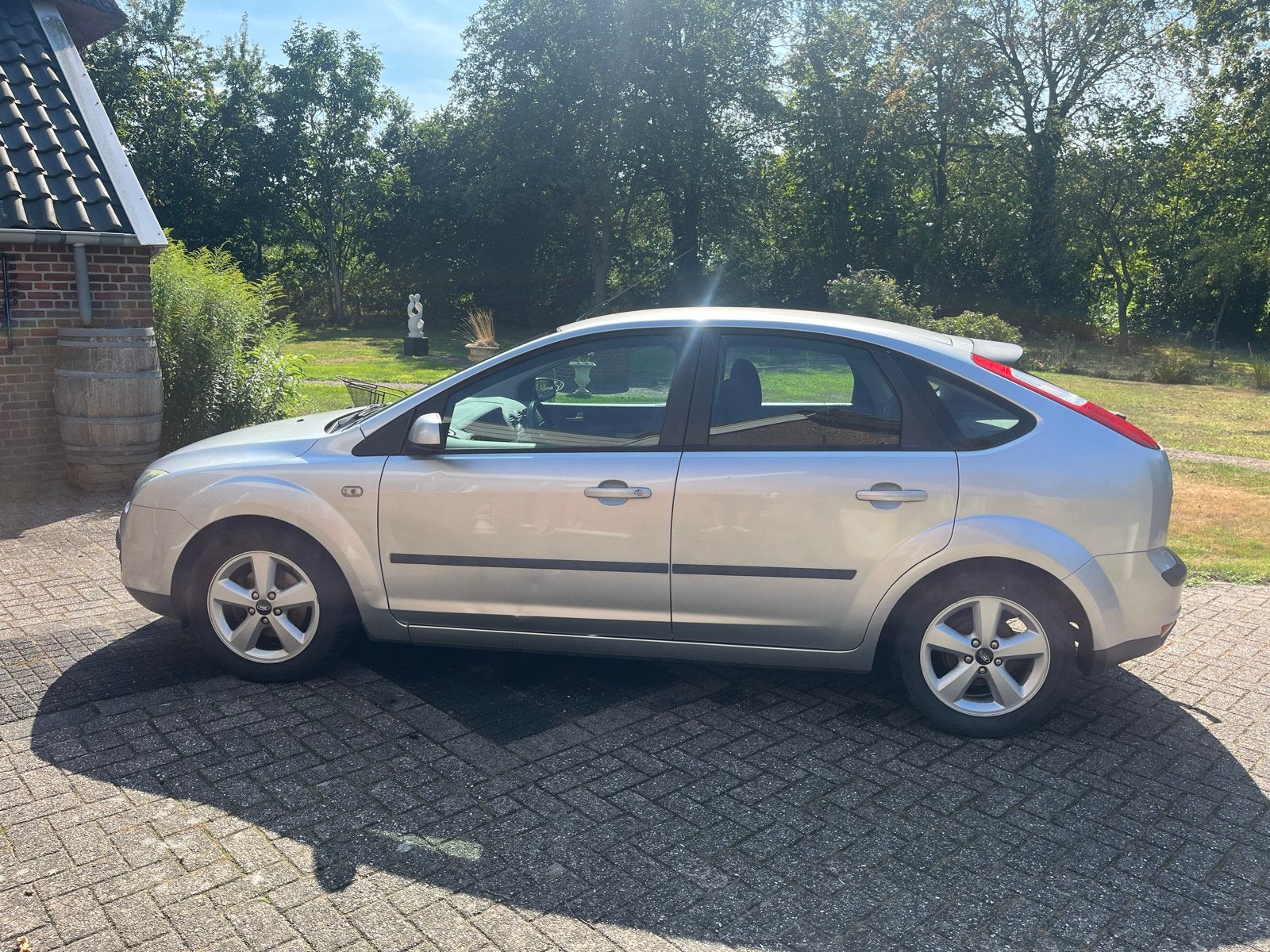 Ford Focus 1.6 74KW 5D 2007 Grijs, Auto's, 1596 cc, 15 km/l, 4 cilinders, 49 €/maand