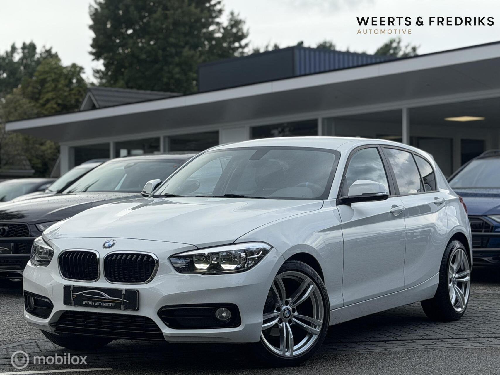 BMW 1-serie 116i M-SPORT|LED|STOELVERW|PDC|6 MND GARANTIE, 1-Serie, Wit, 19 km/l, 3 cilinders