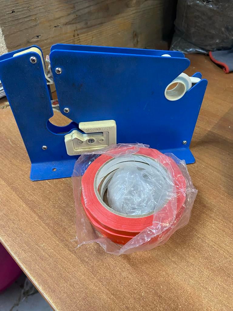 Zaksluiter met 2 rollen rode tape, Ophalen of Verzenden, Gebruikt
