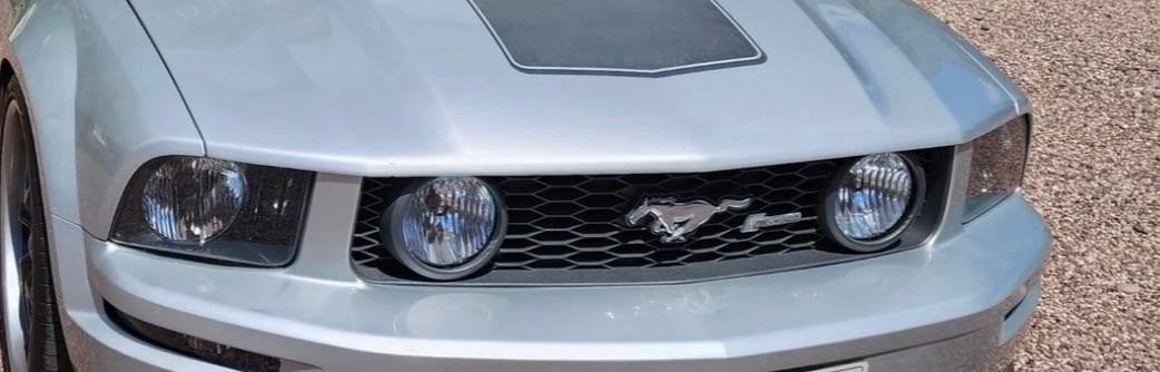 Gezocht Ford Mustang S 197 GT Grille met lampen, Gebruikt, Voor, Ophalen of Verzenden, Ford