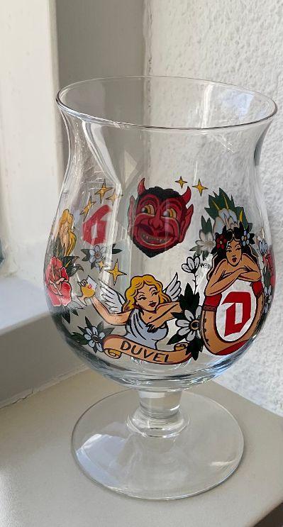 Duvel bierglas M Schiffmacher Tattoo 2020 art collection, Ophalen of Verzenden, Zo goed als nieuw, Glas of Glazen, Duvel