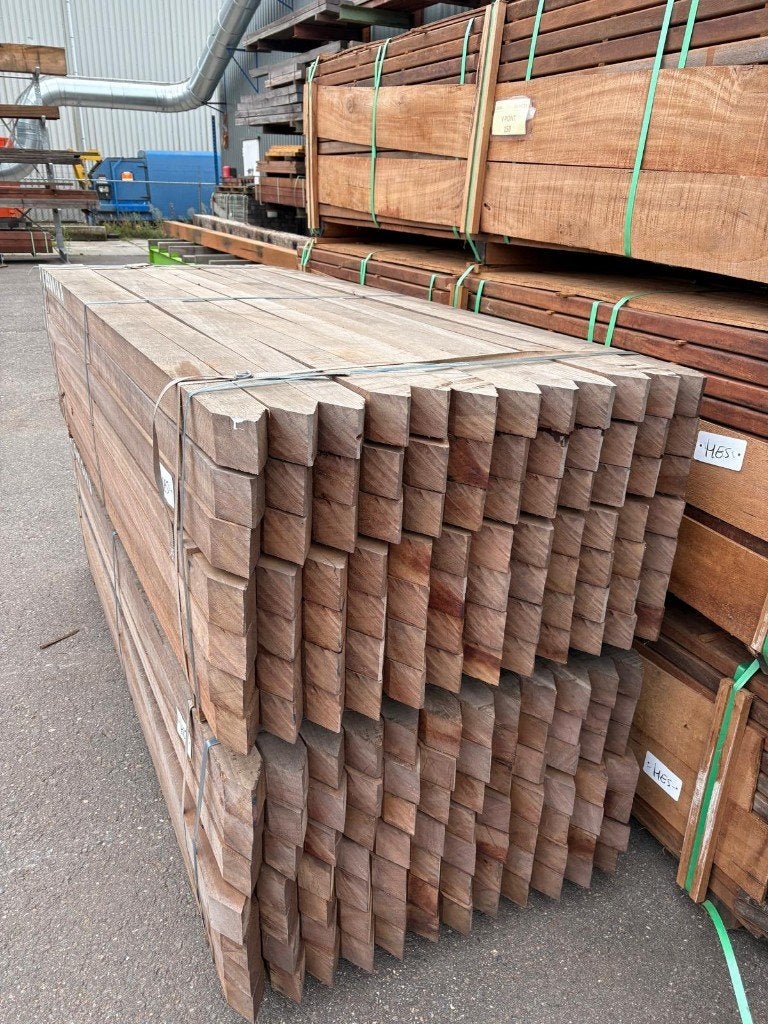 NIEUW | Azobé puntpalen 80x80 | Vanaf €29,50, Doe-het-zelf en Verbouw, Ophalen, Overige typen, Nieuw, 250 tot 300 cm