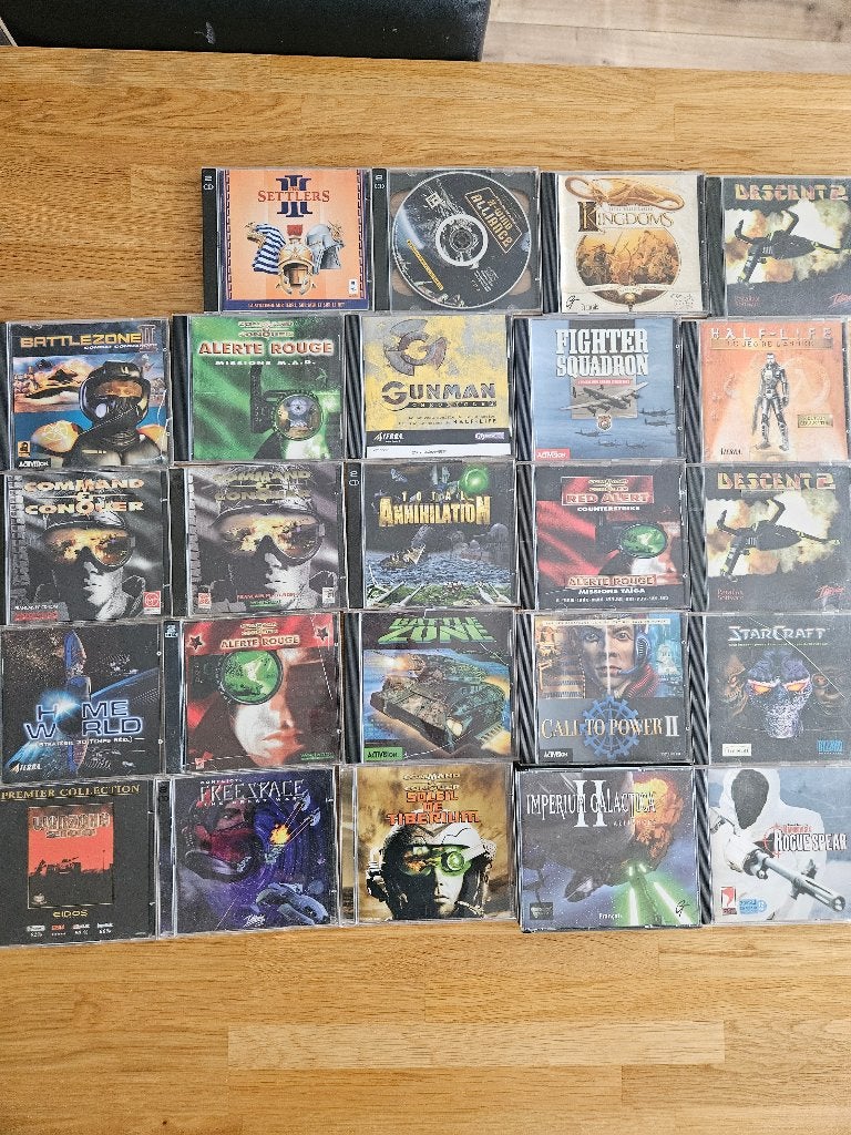 Bundle of 23 vintage PC games — 90s/20s strategy & shooters, 1 speler, Ophalen of Verzenden, Zo goed als nieuw, Vanaf 3 jaar