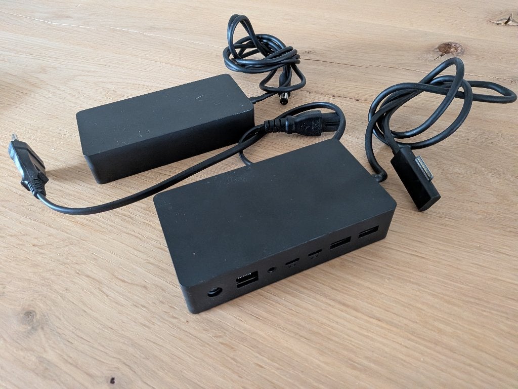 Microsoft Surface Dock, Computers en Software, Dockingstations, Zo goed als nieuw, Docking station, Laptop, Ophalen of Verzenden