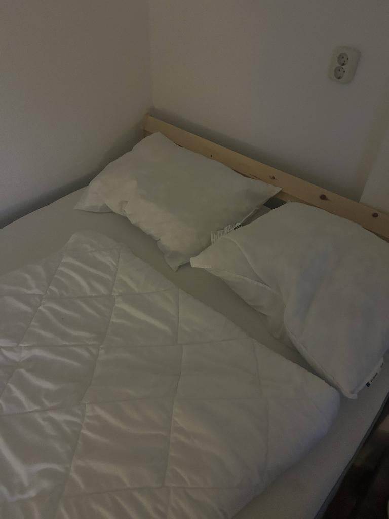 dekbed en kussens (beddengoedset), Ophalen, Wit