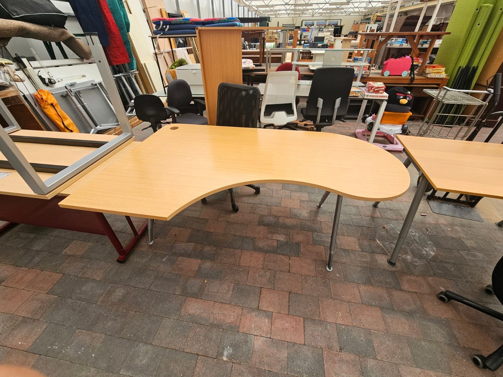 Ergonomisch hoekbureau met verstelbare poten, Ophalen, Gebruikt, Hout, Hoekbureau