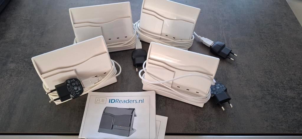 4x ID Scanners AVD-520 - Zo goed als nieuw, Telecommunicatie, Scanners, Ophalen of Verzenden, Zo goed als nieuw, 500 kanalen of meer