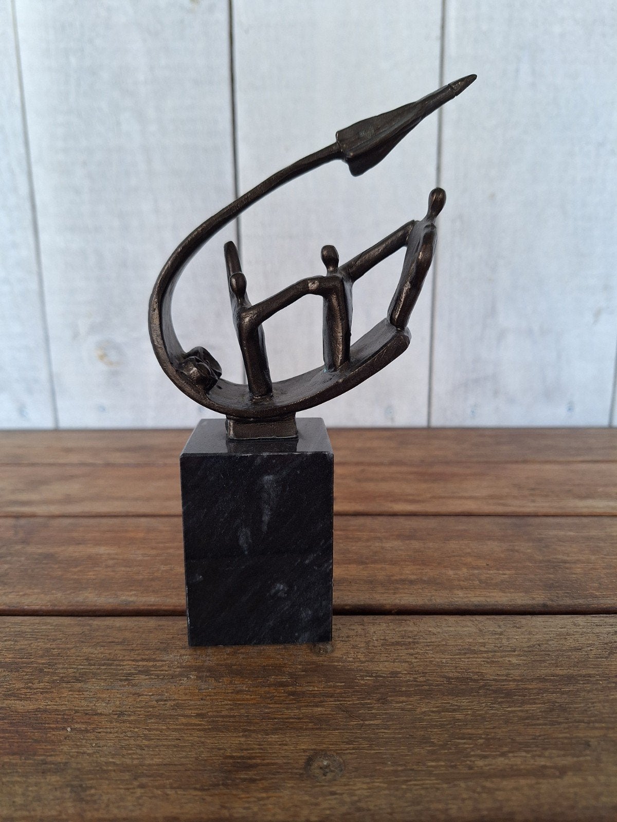 Bronzen sculptuur 'Samenwerking' op marmeren sokkel, Minder dan 20 cm, Ophalen of Verzenden, Brons, Beeld