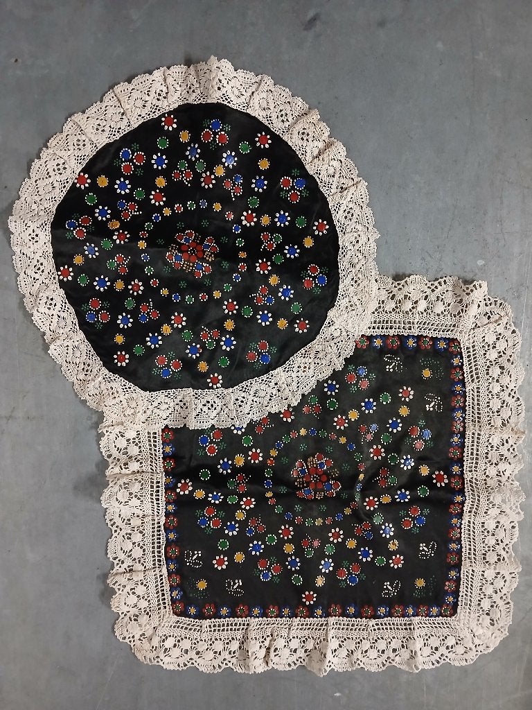 2 vintage kleedjes Staphorster stipwerk, Antiek en Kunst, Ophalen of Verzenden