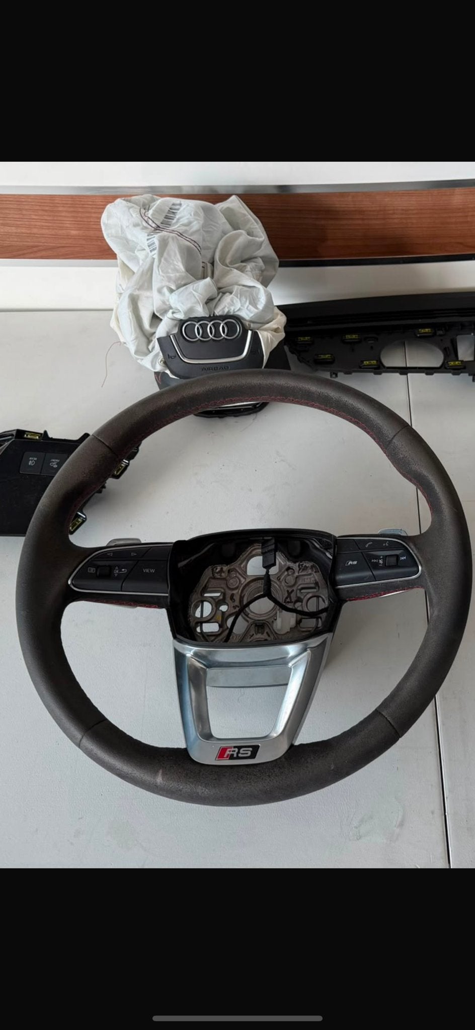 Audi RS3 Stuurwiel 2024 met Airbag, Ophalen of Verzenden, Gebruikt, Audi