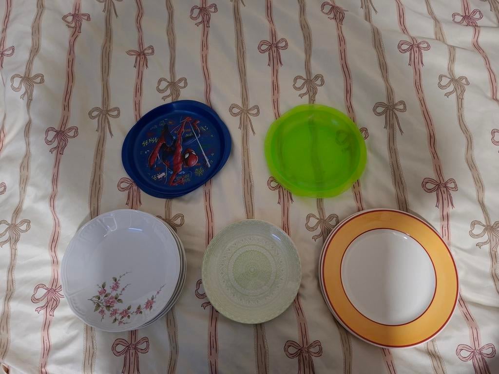 Borden gratis, Huis en Inrichting, Ophalen, Overige materialen, Zo goed als nieuw, Bord(en)