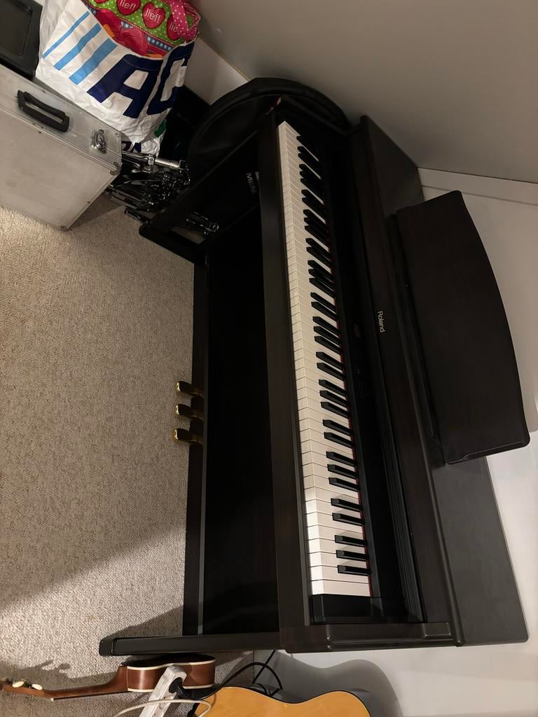 Roland HP 530e Digitaal Piano - Aan/uit knopje ontbreekt, Muziek en Instrumenten, Ophalen, Gebruikt, Zwart, Digitaal